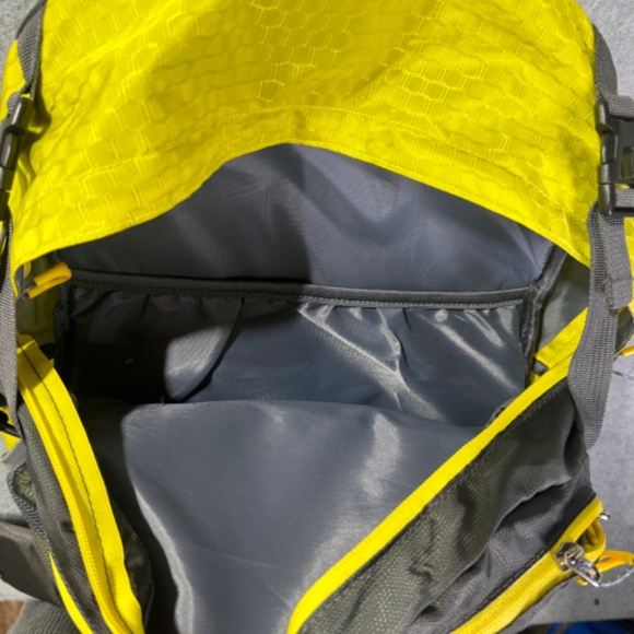 Bug Juice Backpack Yellow Gray Hiking Adjustable Straps - Picture 6 of 8